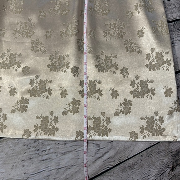 Spiegel Gold Sheath Dress with Mock Neck and Raglan Sleeves Size 6 - Picture 5 of 8